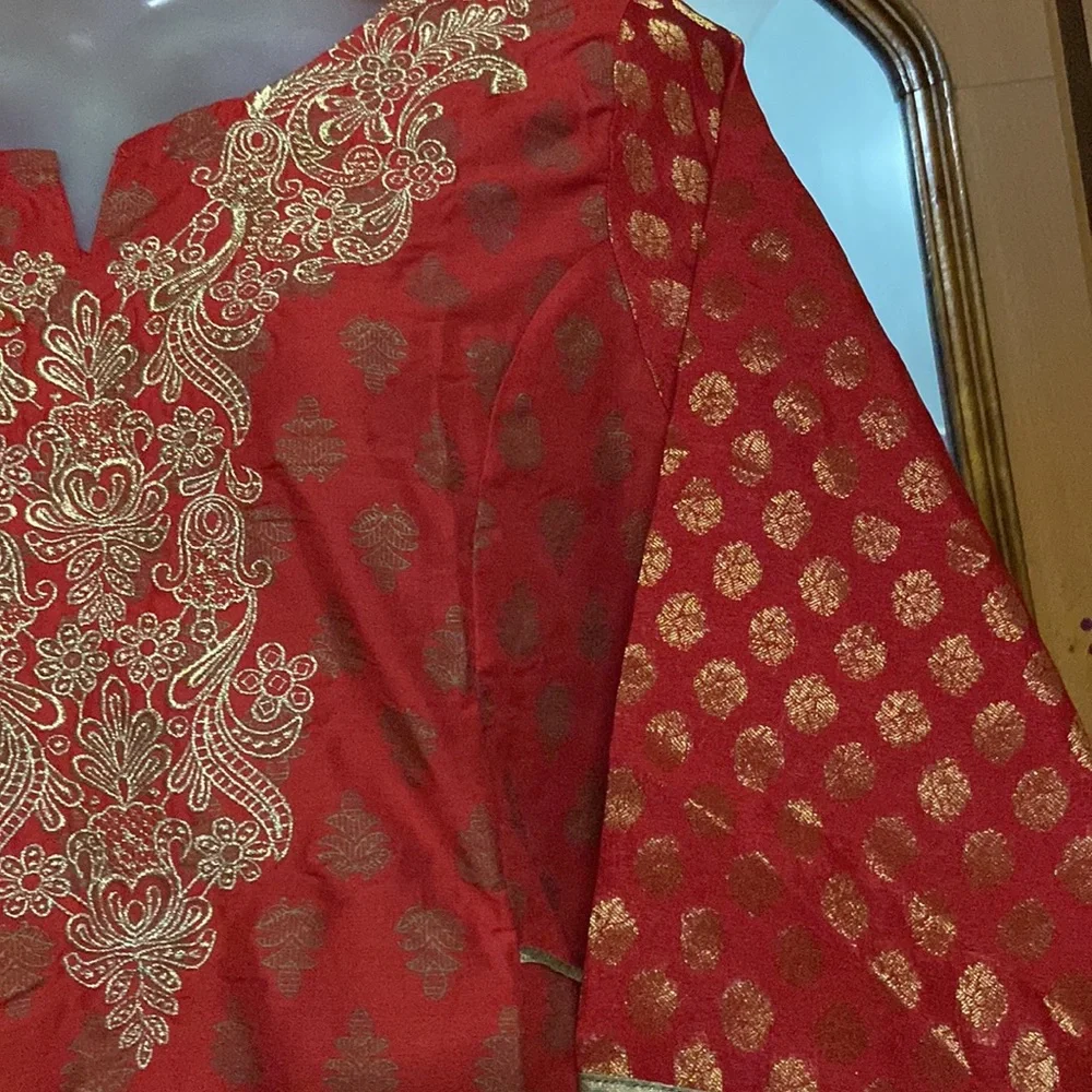 Anahi xxl A line kurta for Woman. Red color - Picture 5 of 5